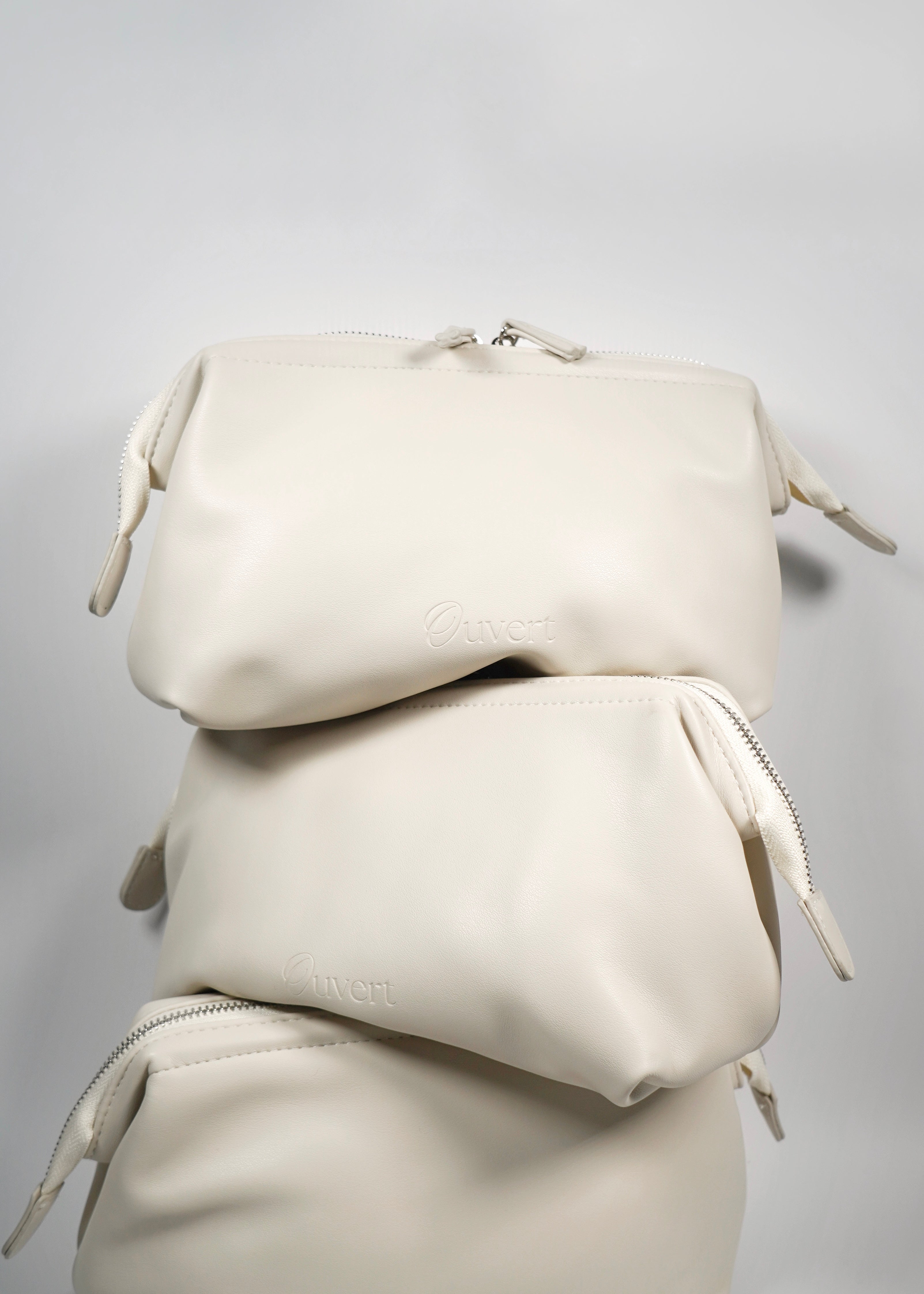 The Signature Pouch – Ouvert
